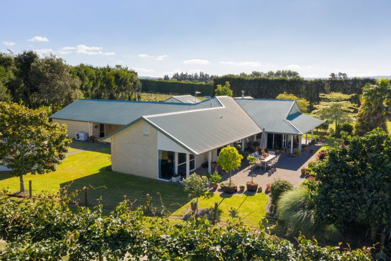 585D Mclaren Falls Road, Tauranga - Carousel 1