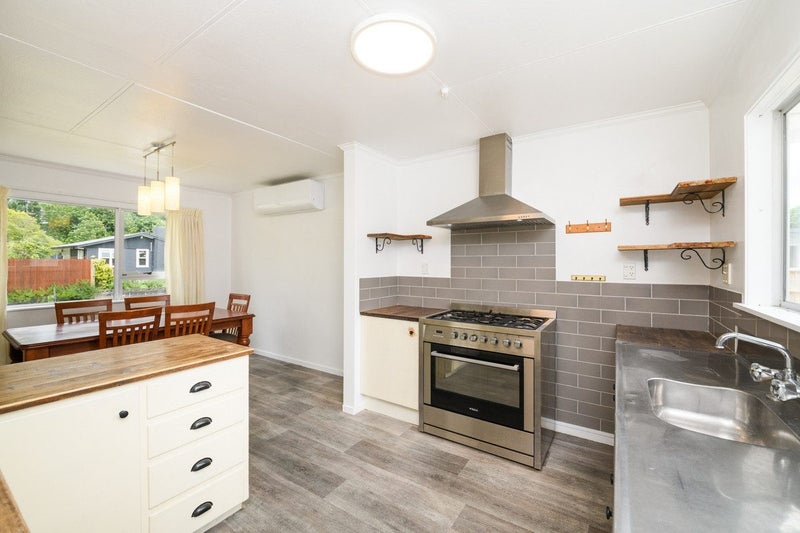 66 Ruamahanga Crescent, Terrace End, Palmerston North - Carousel 2