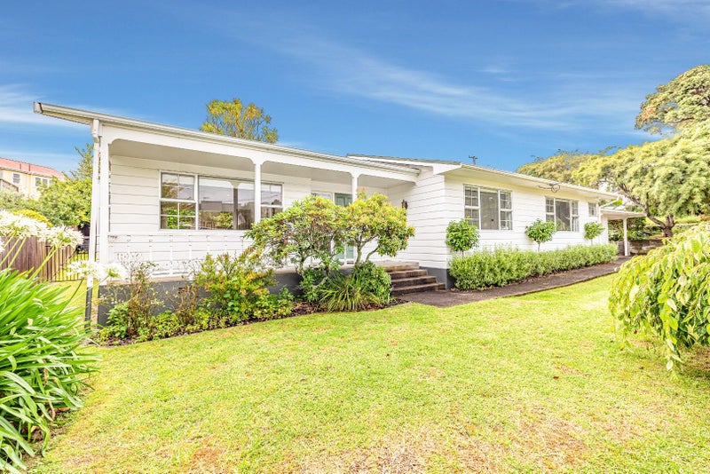 26 Parkes Avenue, Saint Johns Hill, Whanganui - Carousel 1