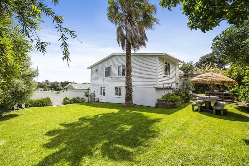 16 Walbrook Road, Manly, Whangaparaoa - Carousel 1