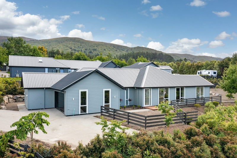 5 Redwoods Lane, Helensburgh, Dunedin - Carousel 1