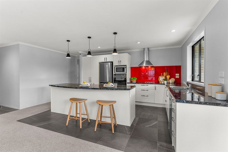 4 Kowi Lakes Drive, One Tree Point - Carousel 2