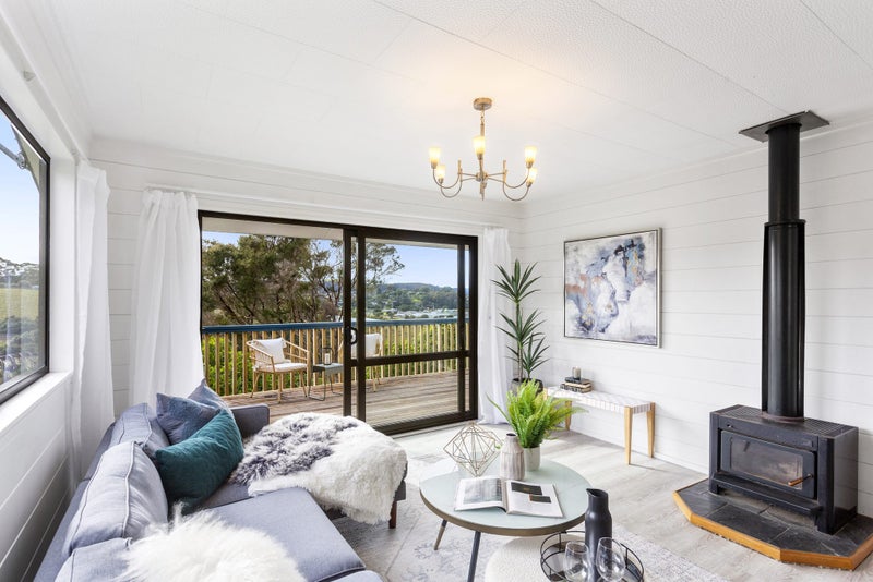 17 Causeway Road, Surfdale, Waiheke Island - Carousel 1