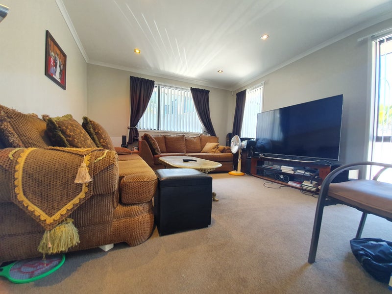 38 Hornbill Drive, Fairview Heights, Auckland - Carousel 2