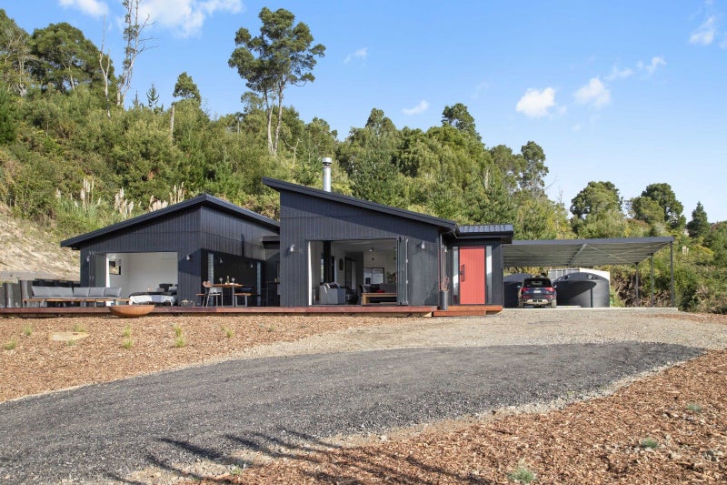 2448 Hunua Road, Papakura - Carousel 1