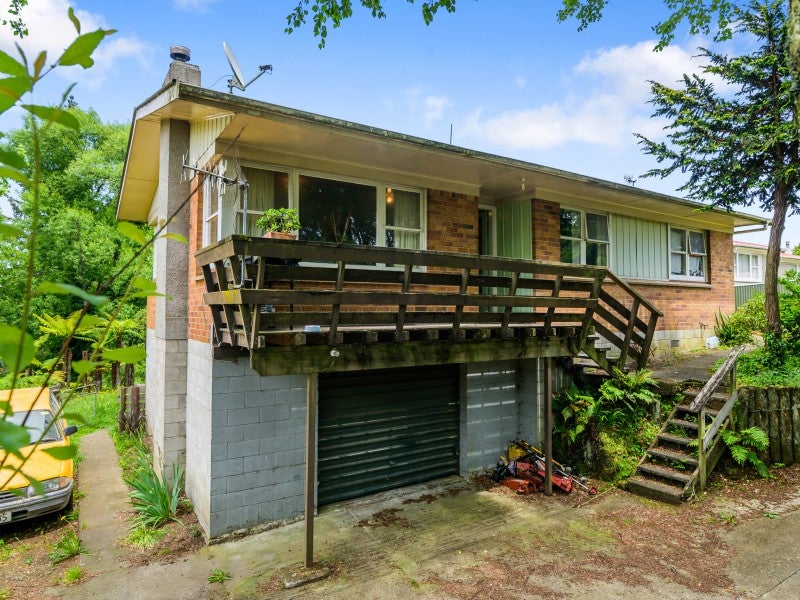 13 Michael Place, Mangakakahi, Rotorua - Carousel 1