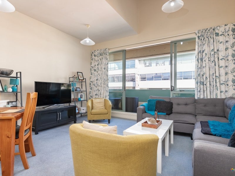 5/220 Thorndon Quay, Pipitea, Wellington - Carousel 2