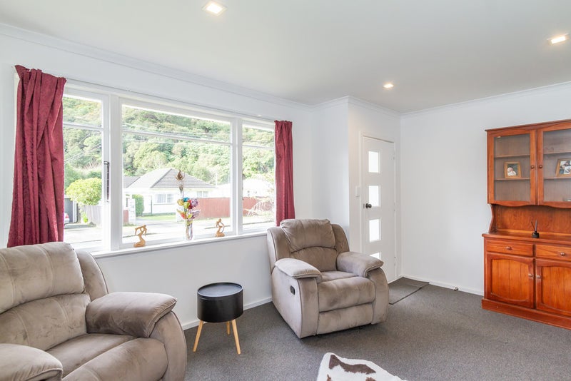 18 Sunny Grove, Wainuiomata, Lower Hutt - Carousel 2