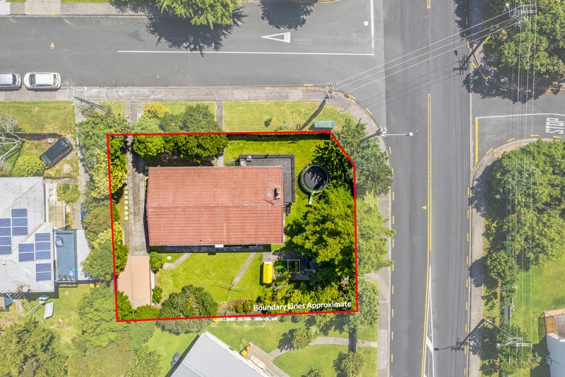 85 TRAMWAY Road, Beach Haven, Auckland - Carousel 19