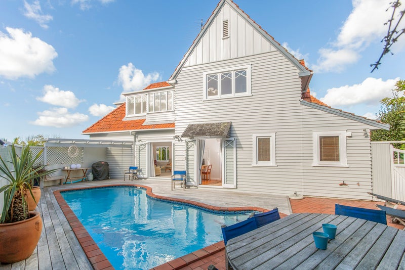 37 Codrington Crescent, Mission Bay, Auckland - Carousel 2