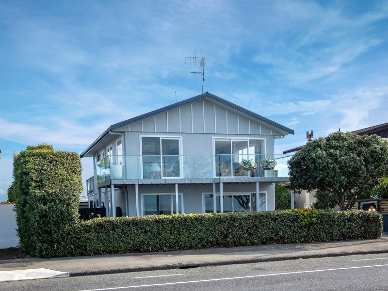 86 The Esplanade, Westshore, Napier - Carousel 2