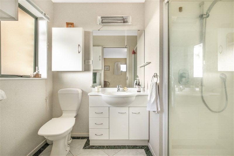 28 Sandwick Drive, Weymouth, Auckland - Carousel 2