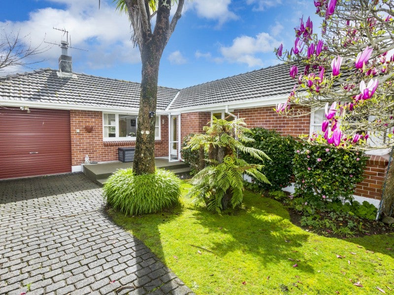 11 York Avenue, Heretaunga, Upper Hutt - Carousel 1