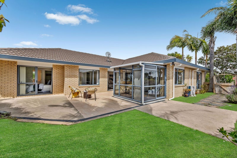 24 Moyrus Crescent, East Tamaki Heights, Auckland - Carousel 2