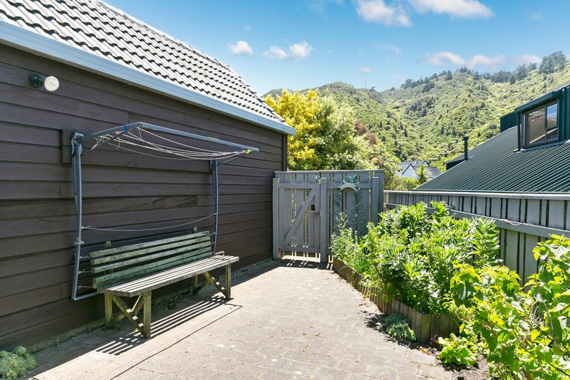 7A Malda Grove, Khandallah, Wellington - Carousel 23