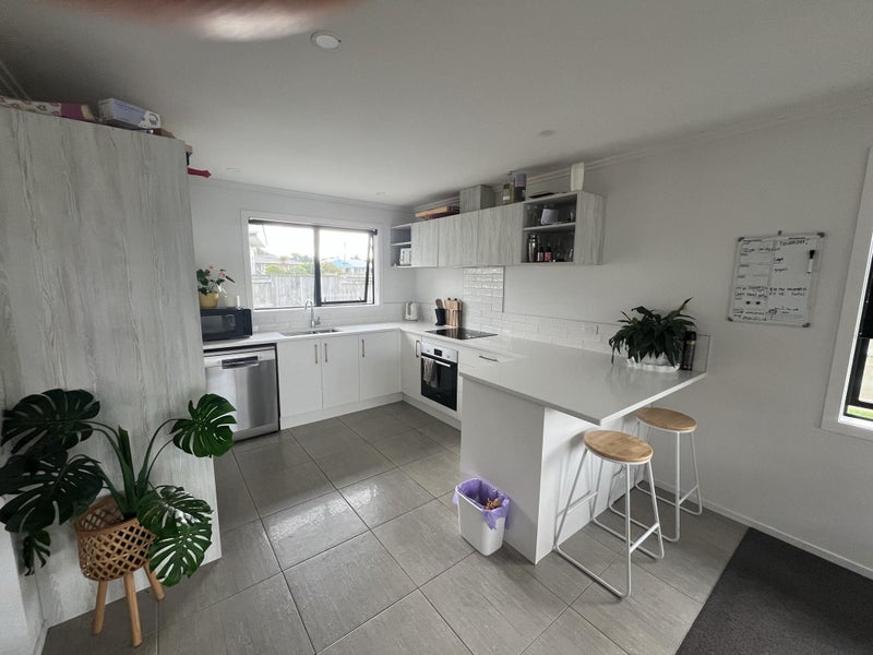 2 Cardiff Street, Highbury, Palmerston North - Carousel 2