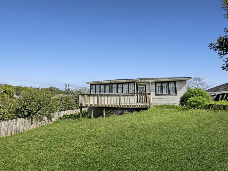 10 Igloo Place, Red Hill, Papakura - Carousel 13