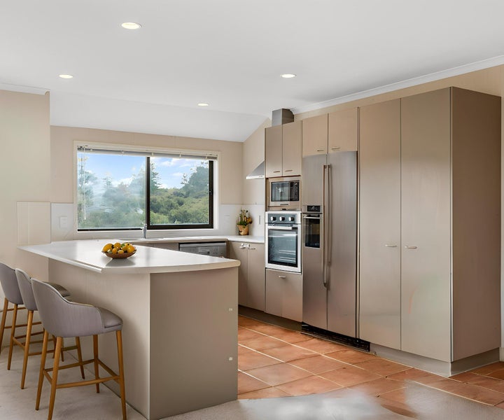 92 George Deane Place, Greenhithe, Auckland - Carousel 2