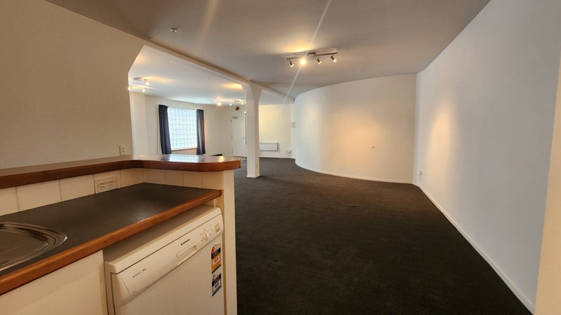 8B Egmont Street, Te Aro, Wellington - Carousel 1