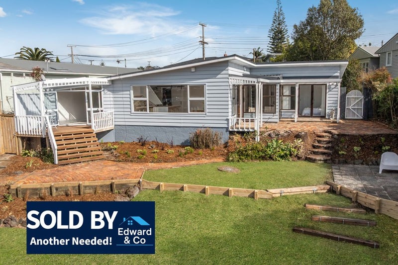 49 Jaemont Avenue, Te Atatu South, Auckland - Carousel 1