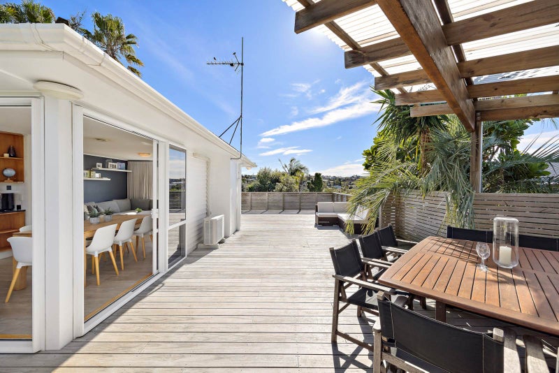 5 Weatherly Road, Torbay, Auckland - Carousel 1