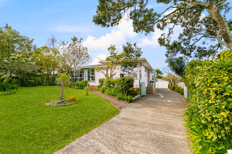 19 Cockayne Crescent, Sunnynook, Auckland - Carousel 1