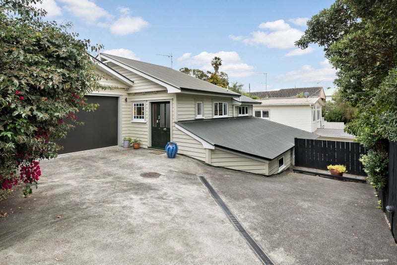 20A Rutland Road, Stanley Point, Auckland - Carousel 2