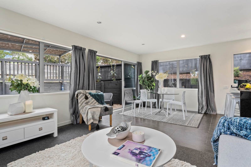 218A Glamorgan Drive, Northcross, Auckland - Carousel 1