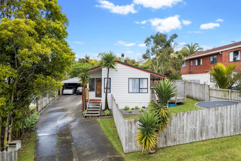 6 Thalia Place, Totara Vale, Auckland - Carousel 1