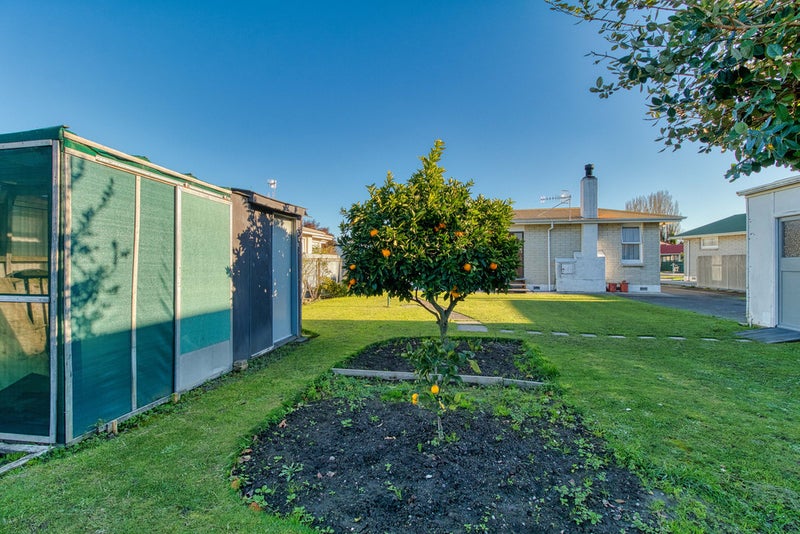 207 Sunnybank Crescent, Camberley, Hastings - Carousel 17