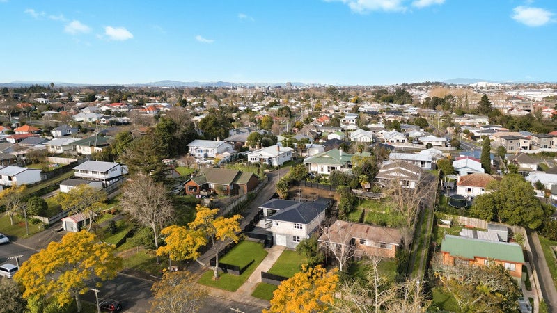 23A Huia Avenue, Forest Lake, Hamilton - Carousel 20