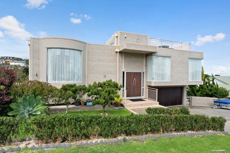 6 Pistachio Place, Goodwood Heights, Auckland - Carousel 2