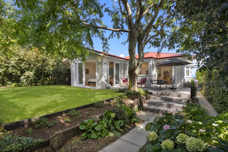 13 Edgars Road, Westmere, Auckland - Carousel 1