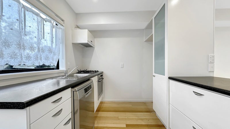 2F Wilton Street, Grey Lynn, Auckland - Carousel 2