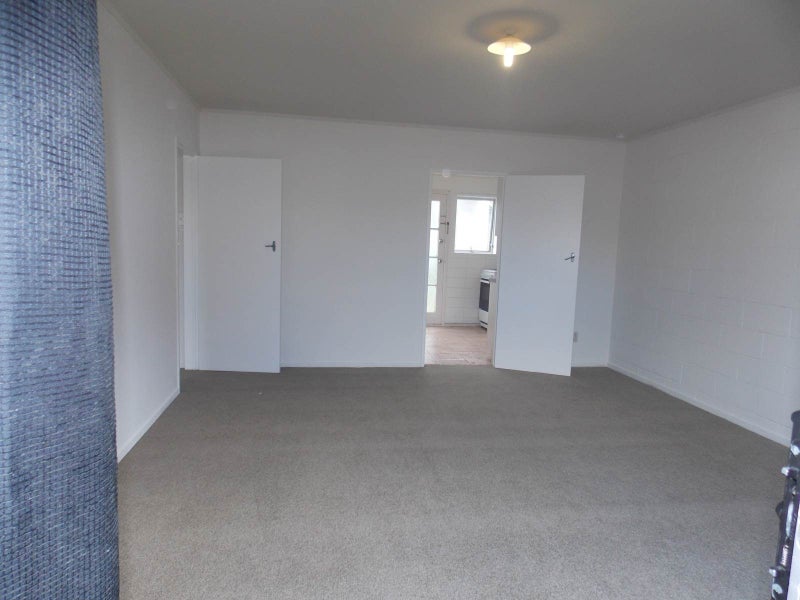 2/28 Don Croot Street, Western Springs, Auckland - Carousel 6