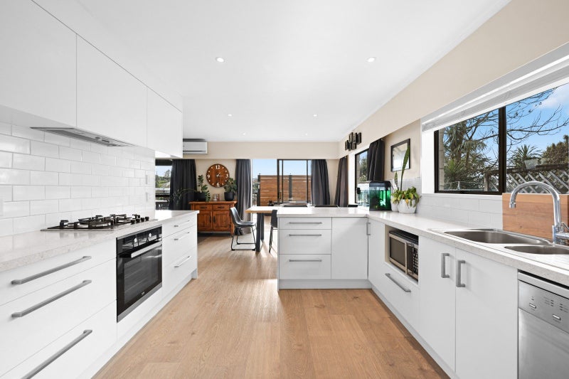 6 Glendale Drive, Dinsdale, Hamilton - Carousel 2