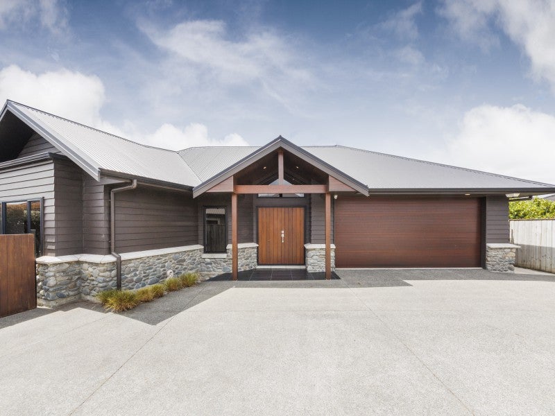 6 Manhattan Court, Kelvin Grove, Palmerston North - Carousel 2