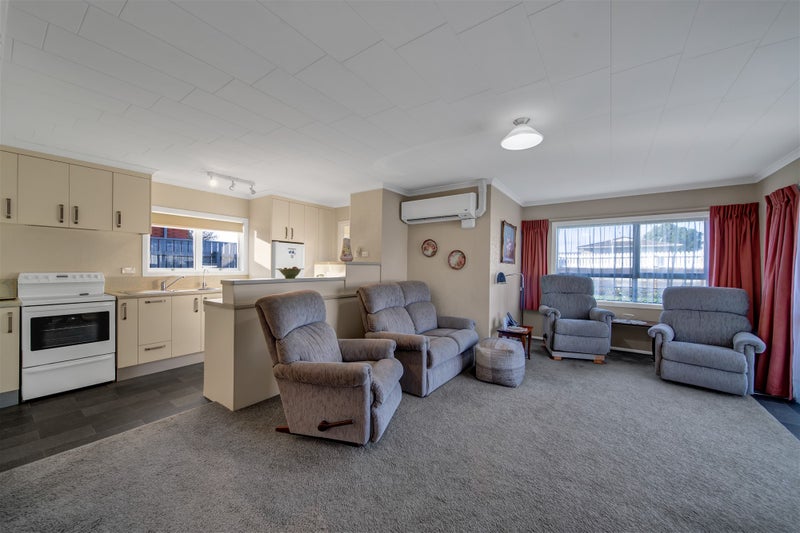 201 Parklands Avenue, Bell Block, New Plymouth - Carousel 2