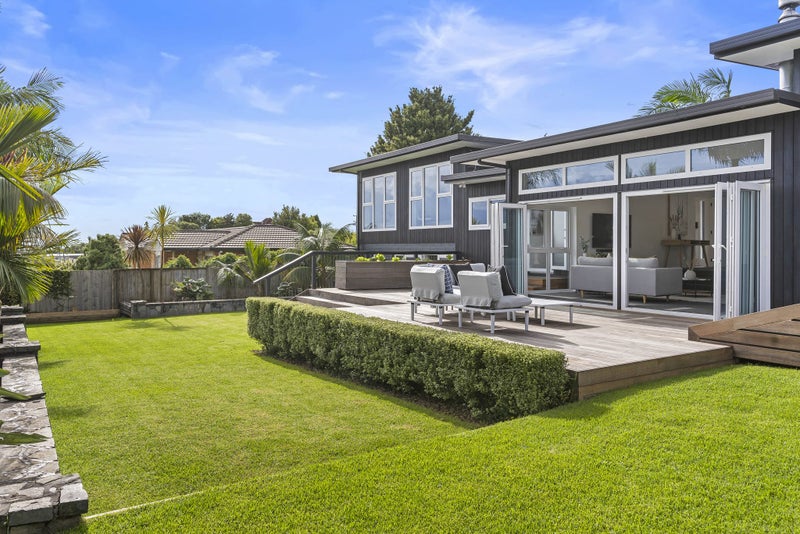 5 Hastie Avenue, Mangere Bridge, Auckland - Carousel 1