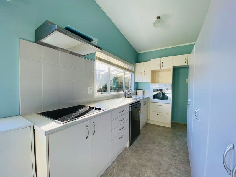 71 Godley Road, Green Bay, Auckland - Carousel 1