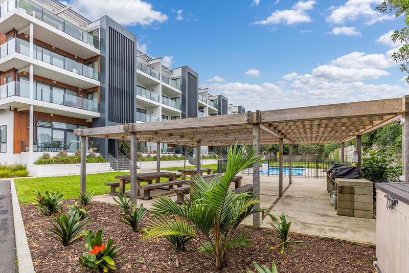 215/8 Thompson Park Road, Mount Wellington, Auckland - Carousel 2