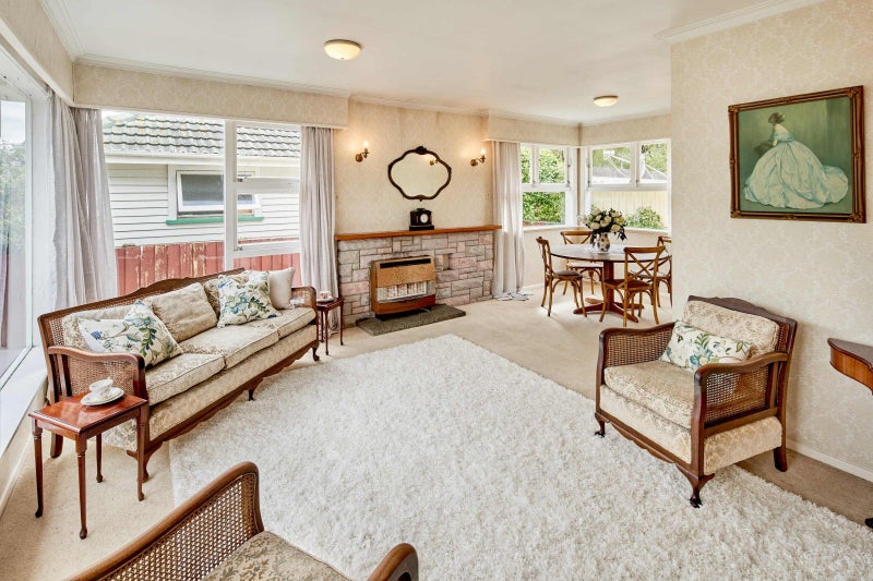 20 Findlay Street, Tawa, Wellington - Carousel 1