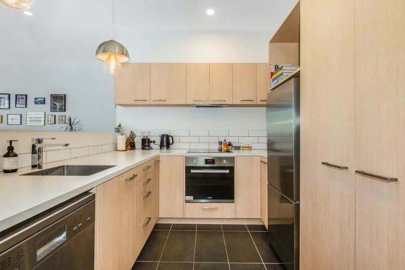 12/7 Handyside Street, Tawa, Wellington - Carousel 2