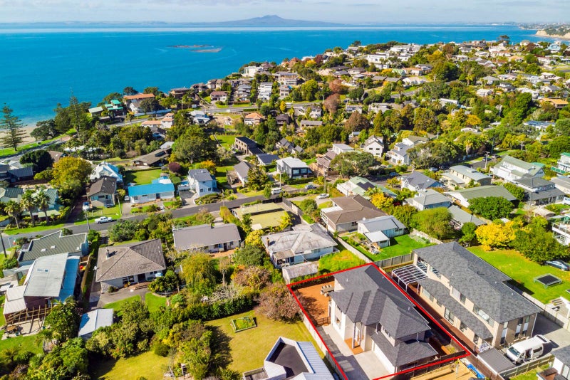 81A Deep Creek Road, Waiake, Auckland - Carousel 2