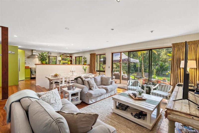 16 Jack Barry Road, Albany - Carousel 2