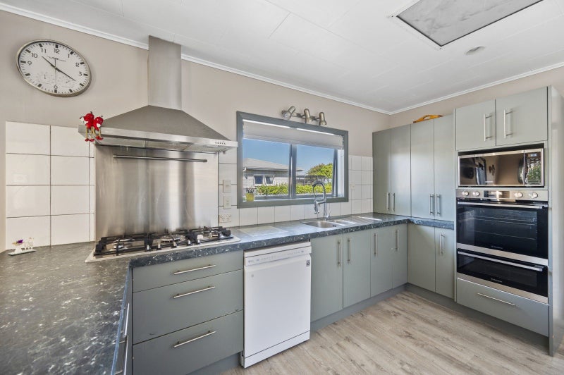 27 Holyrood Street, Taradale, Napier - Carousel 2