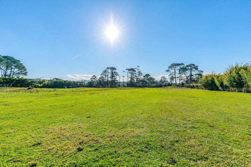 219 Waitakere Road, Henderson - Carousel 1