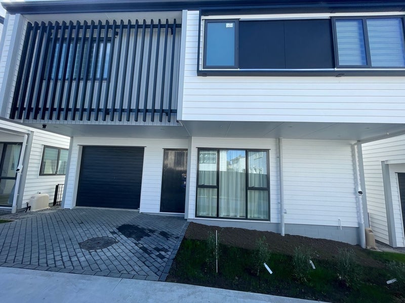 0 Milson Line - Carousel 15