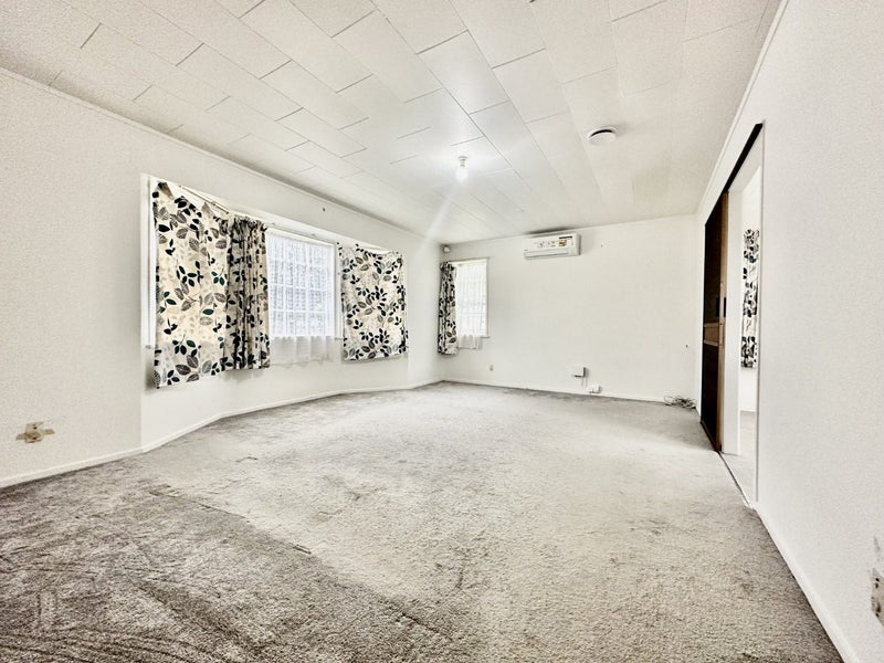 2 Ulay Place, Clover Park, Auckland - Carousel 2