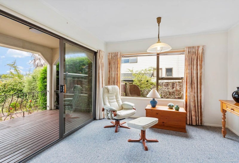 53 Kennedy Avenue, Forrest Hill, Auckland - Carousel 2